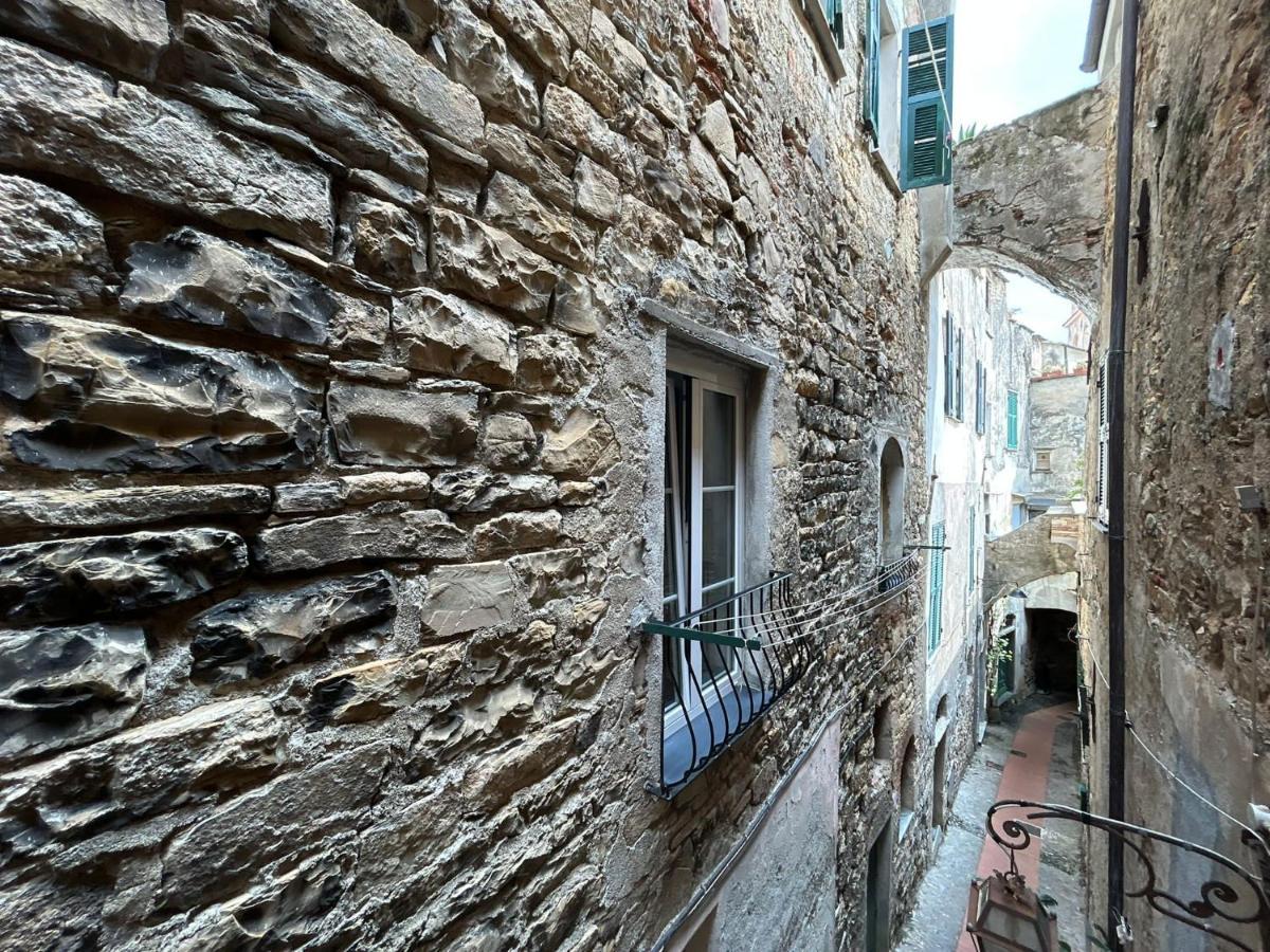 לינה וארוחת בוקר צ'רבו La Finestra Sul Borgo מראה חיצוני תמונה