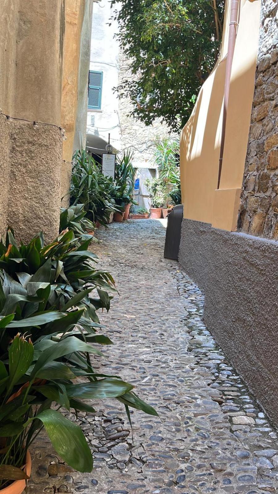 לינה וארוחת בוקר צ'רבו La Finestra Sul Borgo מראה חיצוני תמונה