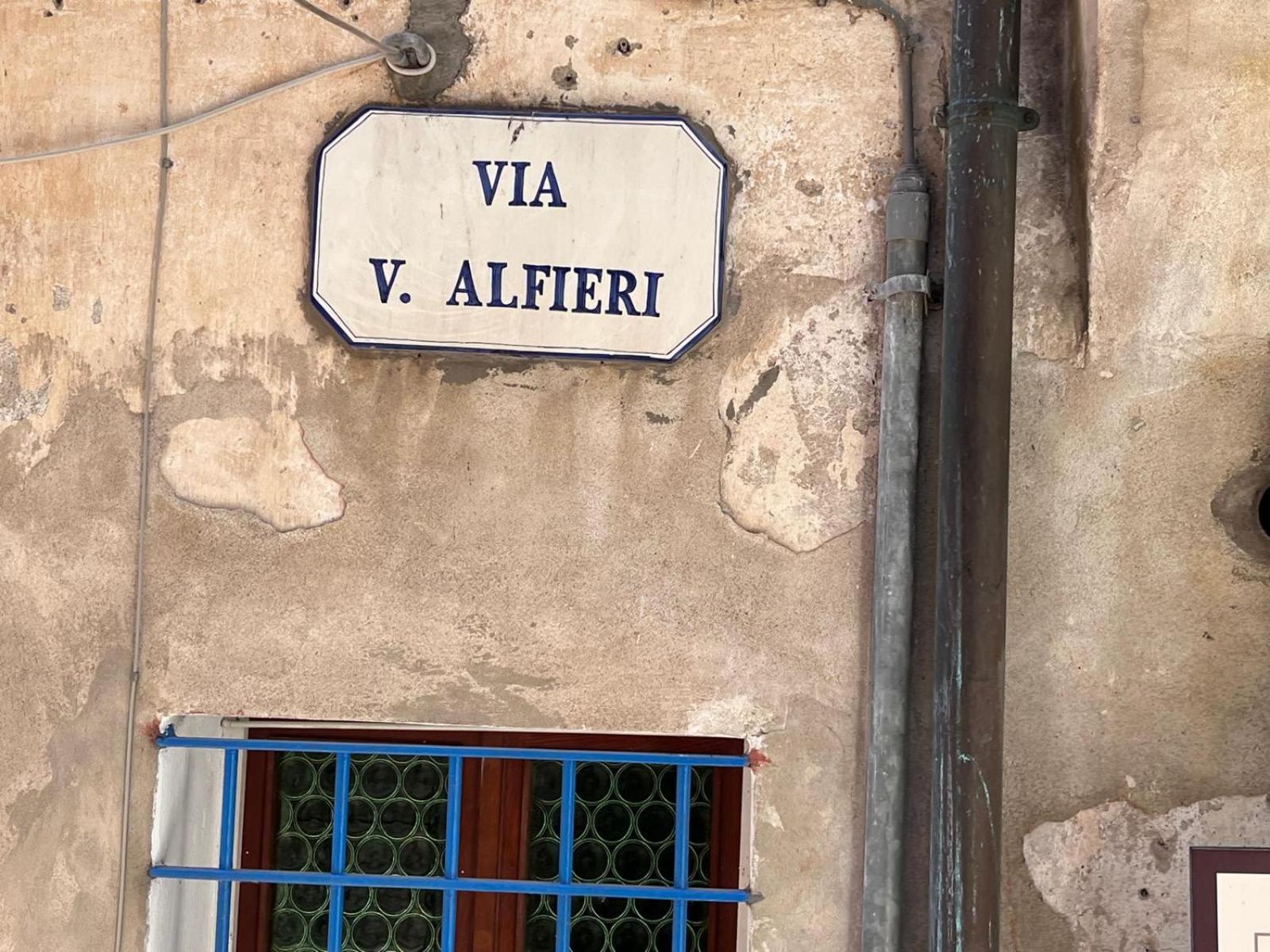 לינה וארוחת בוקר צ'רבו La Finestra Sul Borgo מראה חיצוני תמונה