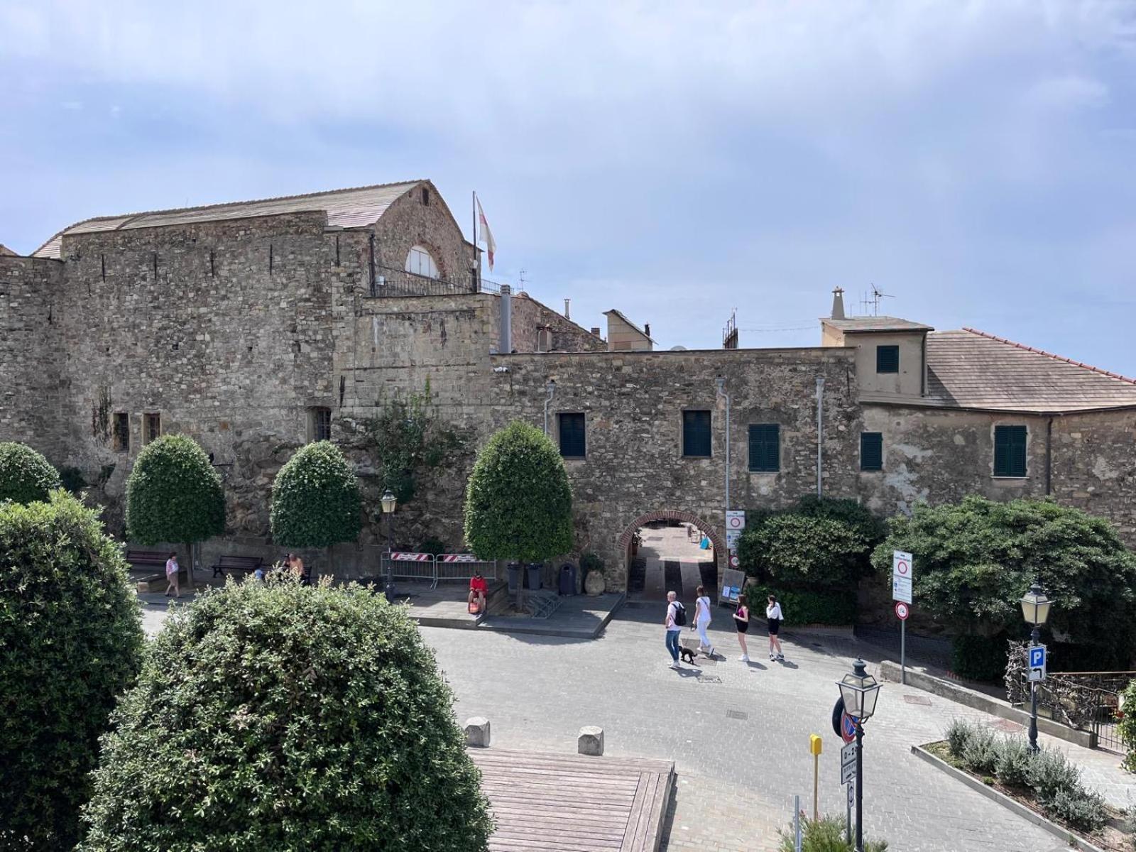 לינה וארוחת בוקר צ'רבו La Finestra Sul Borgo מראה חיצוני תמונה