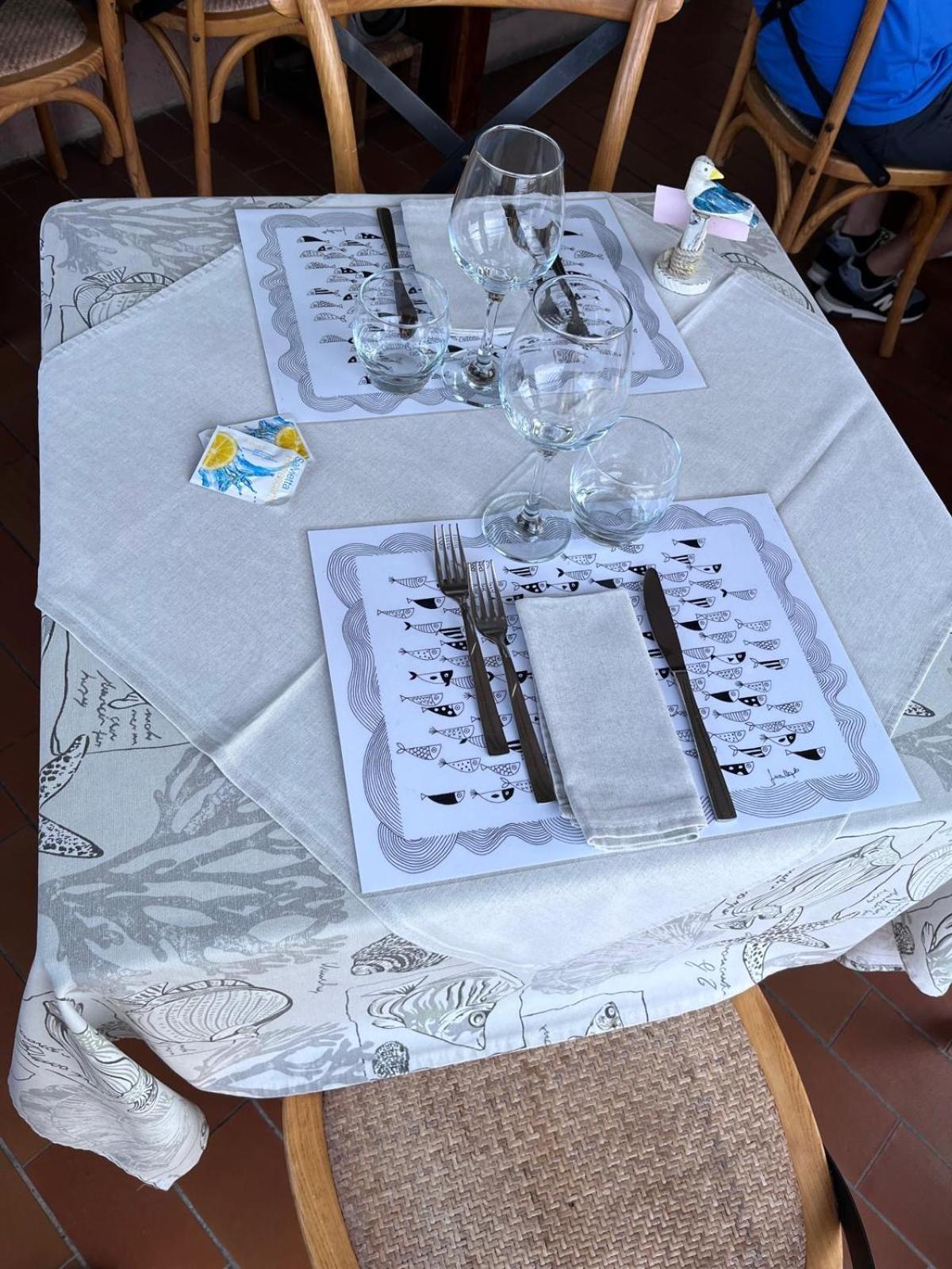 לינה וארוחת בוקר צ'רבו La Finestra Sul Borgo מראה חיצוני תמונה